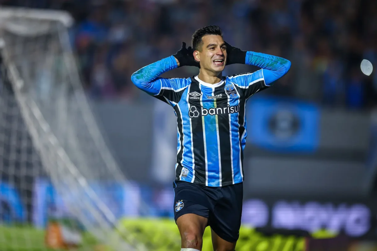 "Cristaldo Atrai Interesse Internacional e Negocia com o Grêmio"