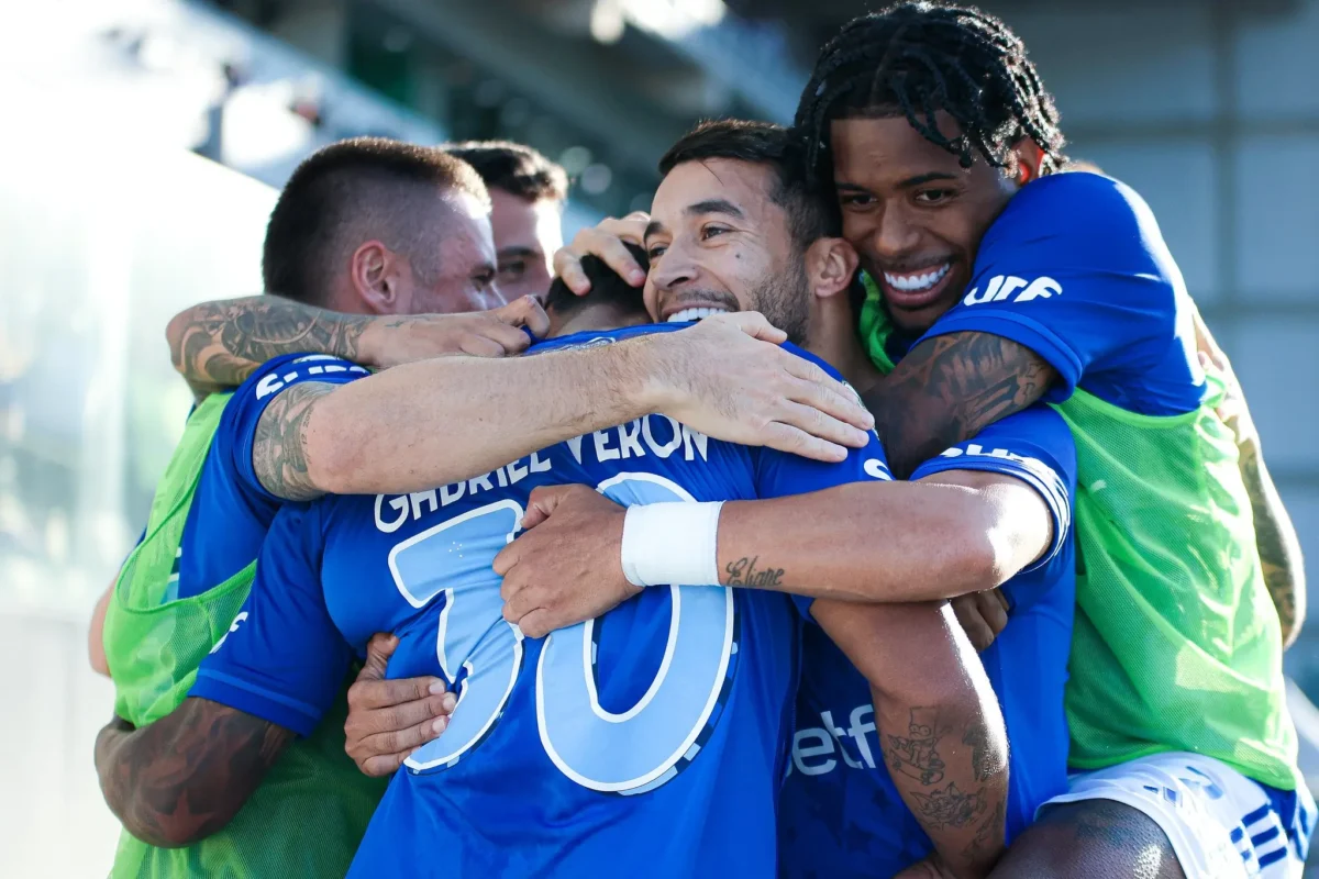 "Cruzeiro se destaca com 95,6% dos gols com bola rolando no Brasileirão, liderando o quesito ao lado do Bahia"