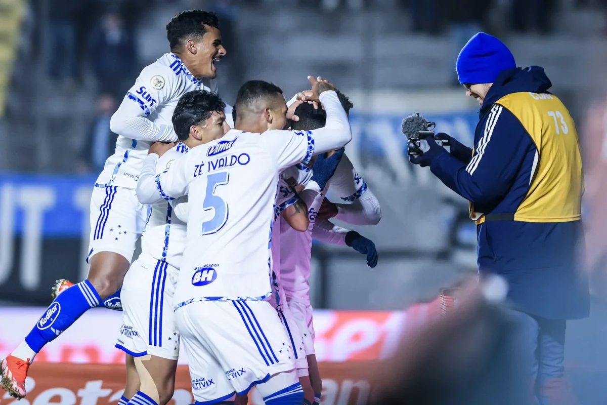 Cruzeiro vence rápido e vira fora de casa no campeonato de 2023