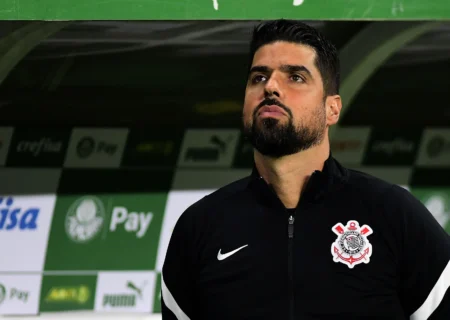 "Demissão de António Oliveira do Corinthians: Analisando o Impacto no Clube"