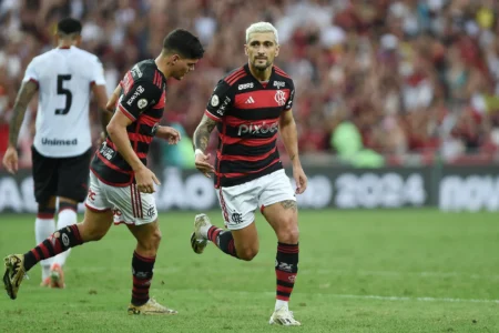 Desempenho Impressionante do Flamengo: Arrascaeta, Gerson e Pulgar se Destacam na Vitória sobre o Atlético-GO