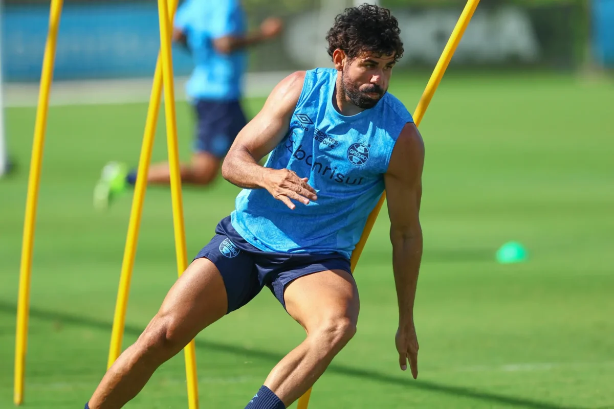 "Diego Costa Retorna do Espanha e Dá Continuidade à Recuperação de Lesão no Grêmio"