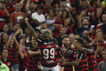 "Divergências entre Torcedores do Flamengo sobre Possível Troca de Gabigol pelo Dudu do Palmeiras"