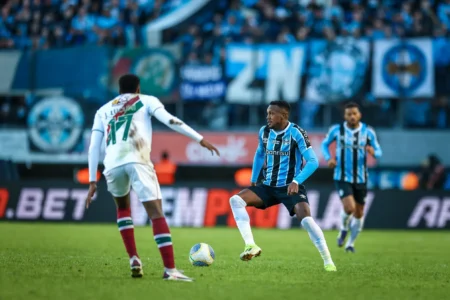 "Edenilson se responsabiliza por gol perdido e assume culpa em derrota do Grêmio: 'Temos que ser cobrados'"