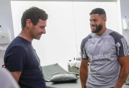 "Ex-Treinador de Hulk, André Villas-Boas Visita Centro de Treinamento do Atlético-MG e Acompanha Sessão de Treino"