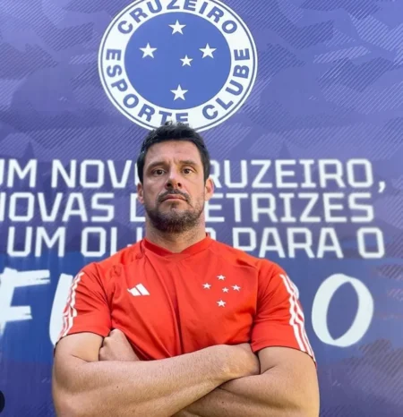 "Fabrício, Ex-Cruzeiro, Corinthians e São Paulo, Retorna à Toca e Revela Seu Papel na Base"