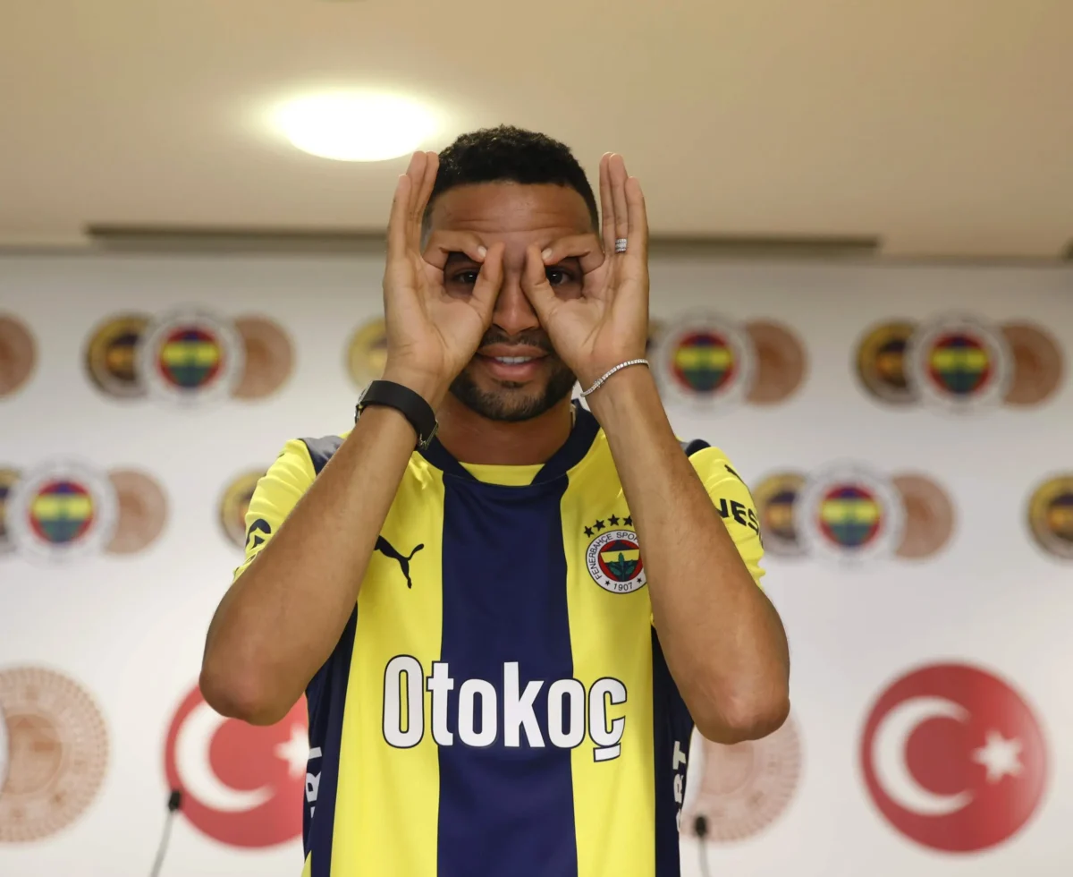 "Fenerbahçe de José Mourinho Reforça Elenco com Atacante Destaque da Copa do Mundo de 2022"