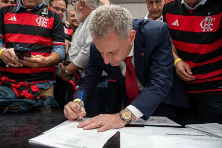 Flamengo Expande Presença Global: Landim Planeja Clubes Internacionais