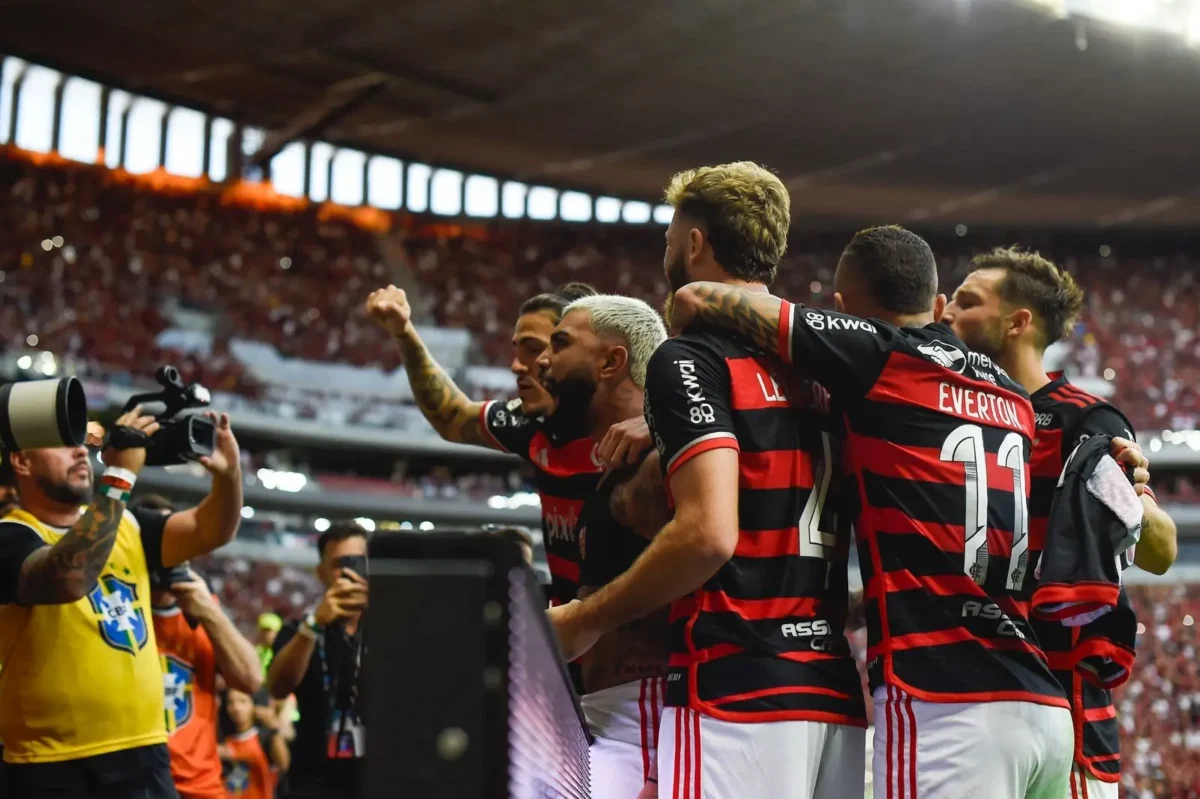 "Flamengo Jogadores Ansiosos em Confronto com Criciúma, Revela Tite"