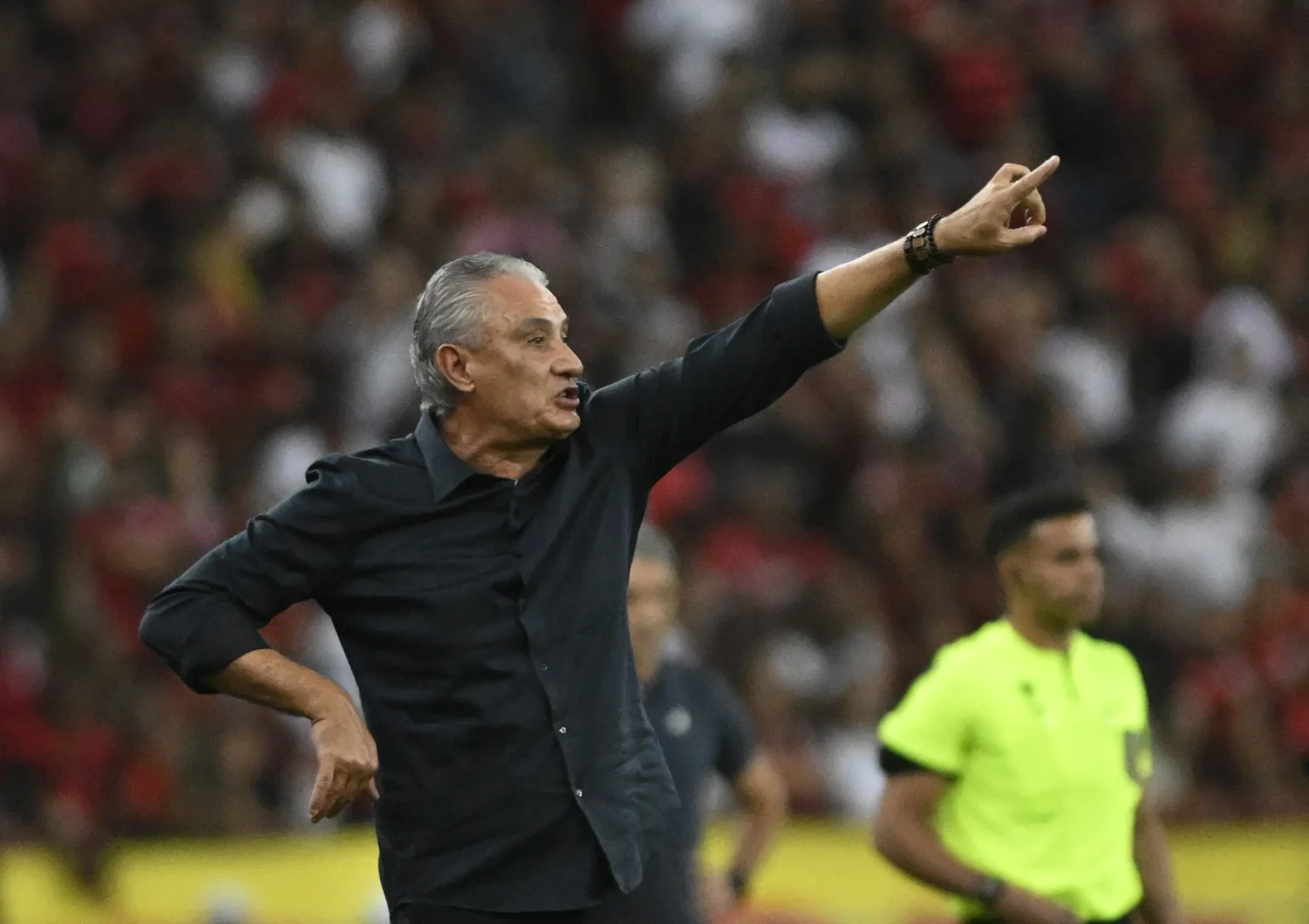 "Flamengo sofre derrota decepcionante, mas conquista méritos durante a janela da Copa América"