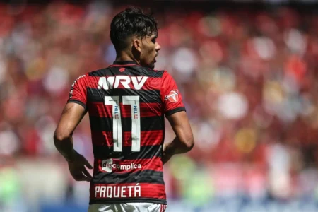 "Flamengo Traça Estratégia de Contratação com Auxílio de Paquetá após Rejeição da Primeira Oferta do West Ham"