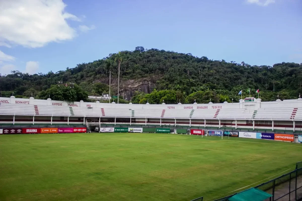 "Fluminense se Reúne com Prefeitura para Viabilizar Projeto de Venda de Potencial Construtivo"