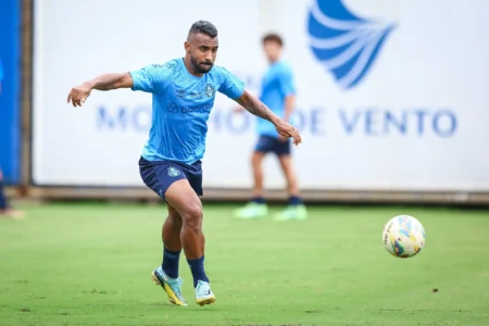 "Grêmio anuncia negociação para transferência de Galdino a time japonês"