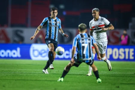 "Grêmio enfrenta altos e baixos na temporada: desempenho irregular no início impacta posição na tabela"