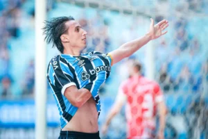 "Ídolo do Grêmio Geromel atinge Marca Histórica de 400 Jogos pelo Clube"