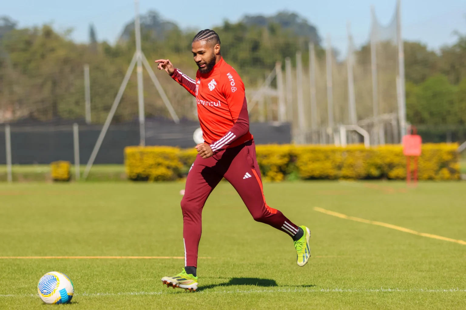 "Importantes Baixas no Inter Prejudicam Confronto Contra o Fluminense"