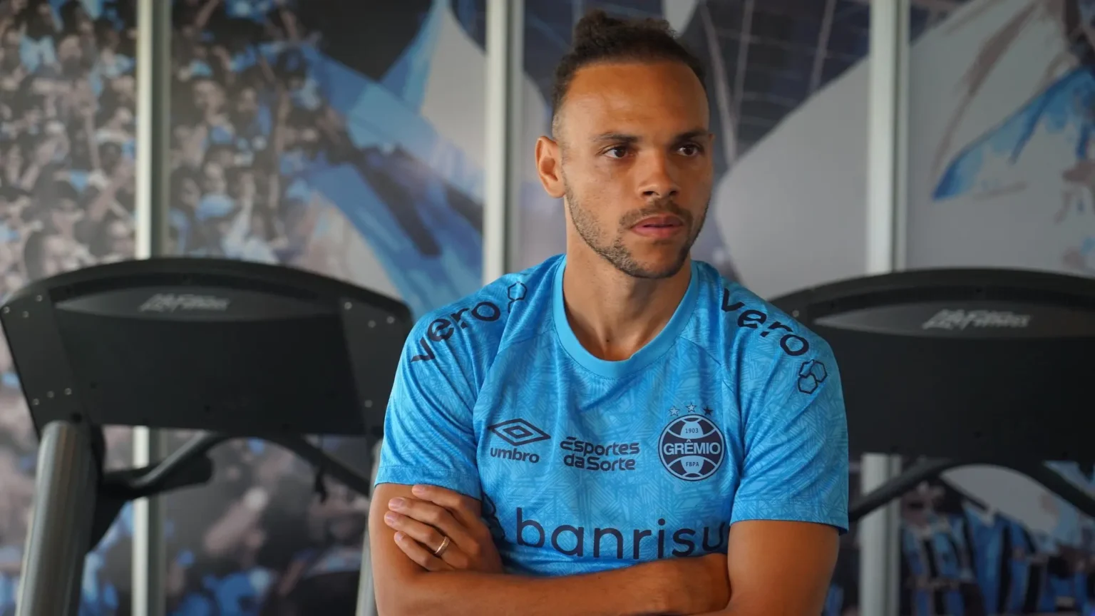 "Jogador do Grêmio, Braithwaite revela objetivo imediato: 'Conquistar os títulos'"