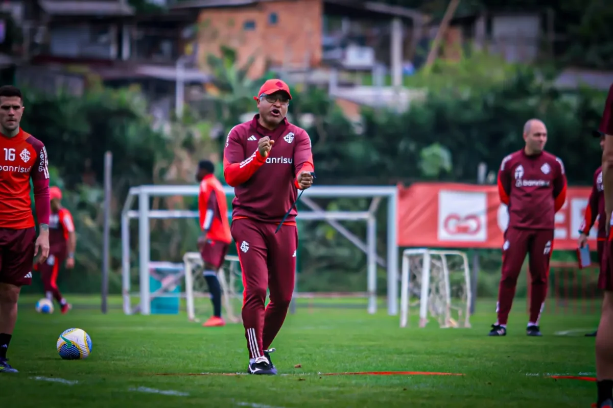 Jovens convocados por Roger serão novidades do Inter contra o Bahia