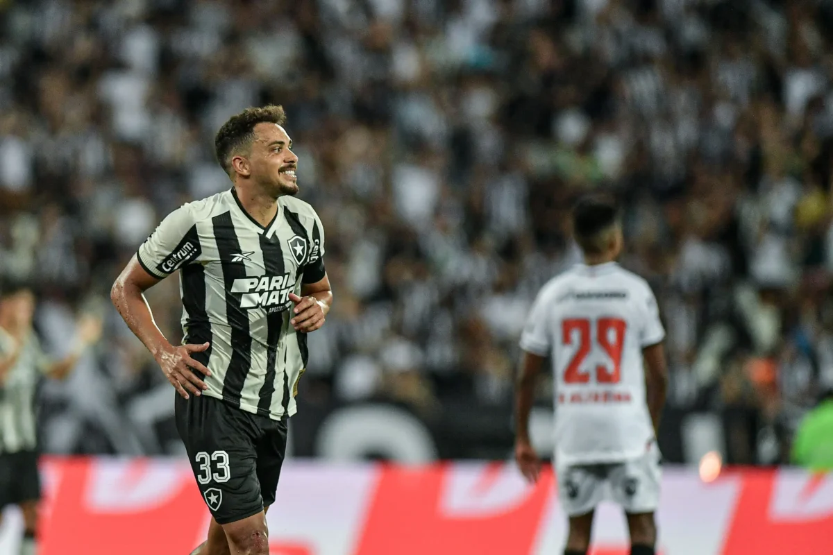 Título otimizado para SEO em Português-BR: "Lesão de Eduardo aumenta chances de cirurgia e estimativa de retorno ao Botafogo"