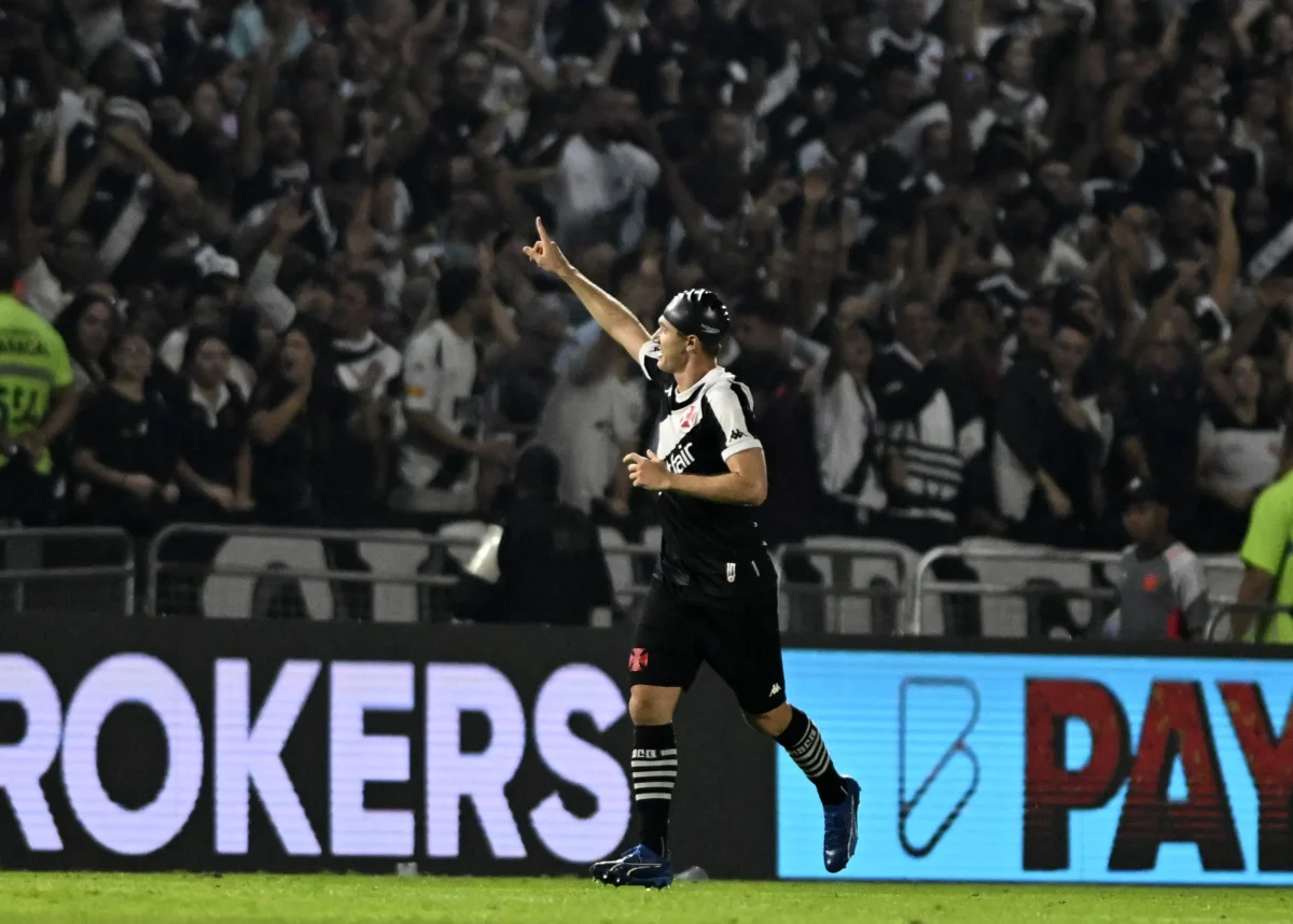 "Destaque do Vasco: Lucas Piton se sobressai em vitória com diversos jogadores em evidência"