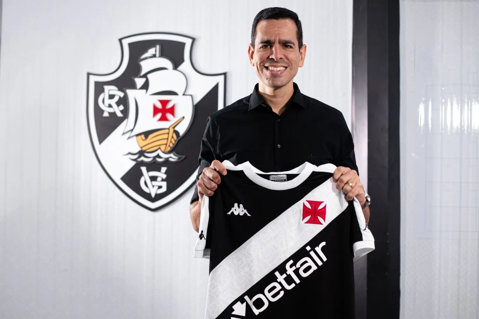 "Marcelo Sant'Ana e a escolha do próximo técnico do Vasco: conheça os treinadores já contratados por ele"