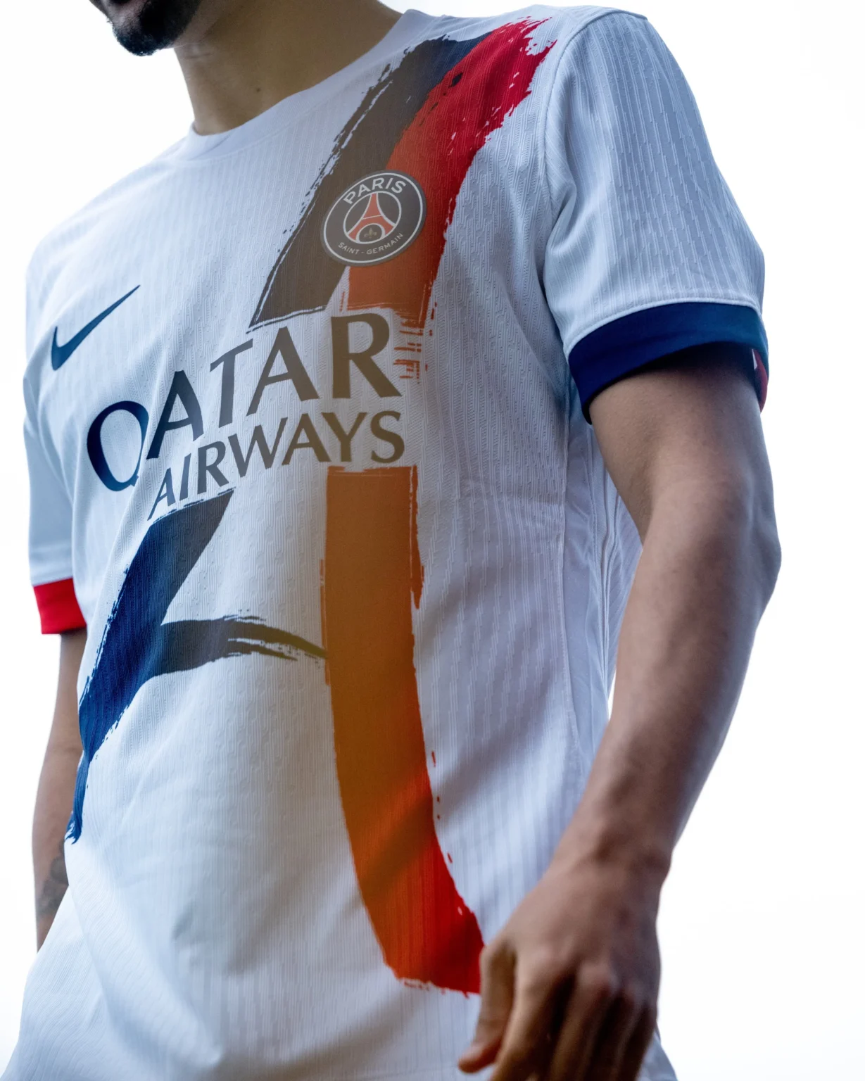 "Novidade da PSG: Camisa Inspirada na Icônica Torre Eiffel"