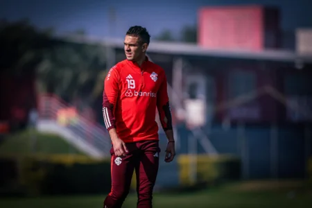 Oito jogadores titulares do Inter desfalcam a equipe em confronto contra o líder Botafogo; provável escalação e relacionados