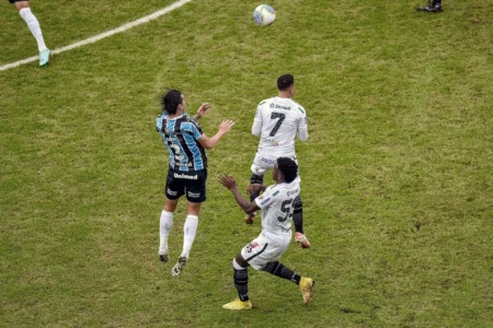 Operário-PR x Grêmio: Ronaldo marca, mas defesa vacila em jogo emocionante