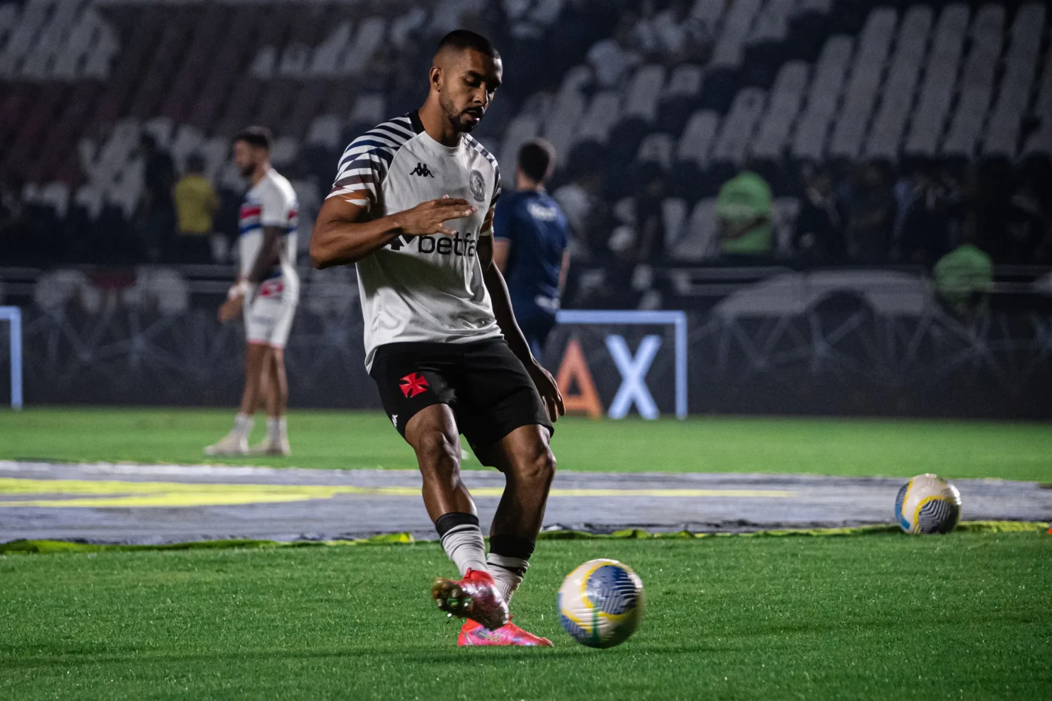 "Paulo Henrique Empolgado com Chance de Jogar com Coutinho no Vasco: 'Somos Grandes Admiradores Dele'"