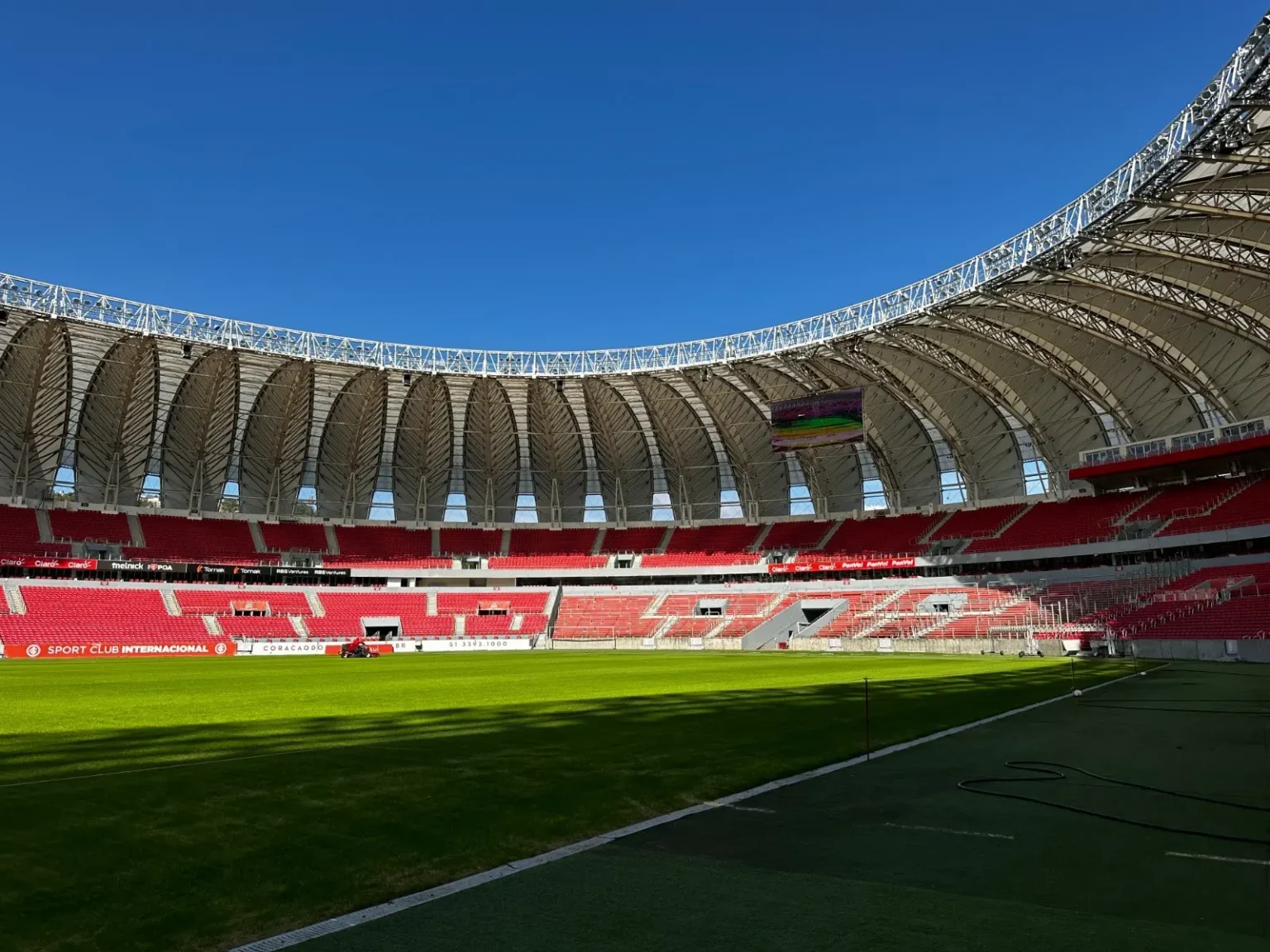 "Possível Mudança da Sede do Internacional: Clube Admite Risco de Deixar Porto Alegre"