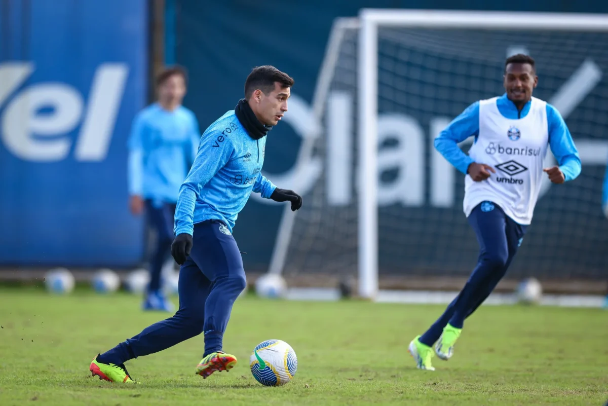 "Preparação do Grêmio para o Confronto: Cristaldo Treina com a Bola e Pode Ser Reforço Contra o Corinthians"