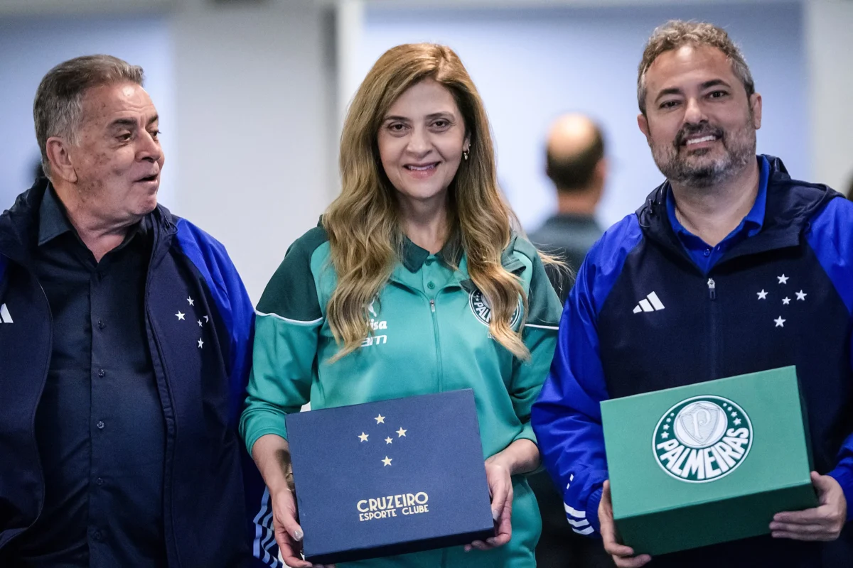 "Presidente do Cruzeiro cita 'guerra fria' entre diretoria e reclama de gol anulado"