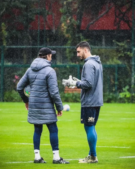 "Rafael retorna ao São Paulo após Copa América; provável titular contra Atlético-MG"