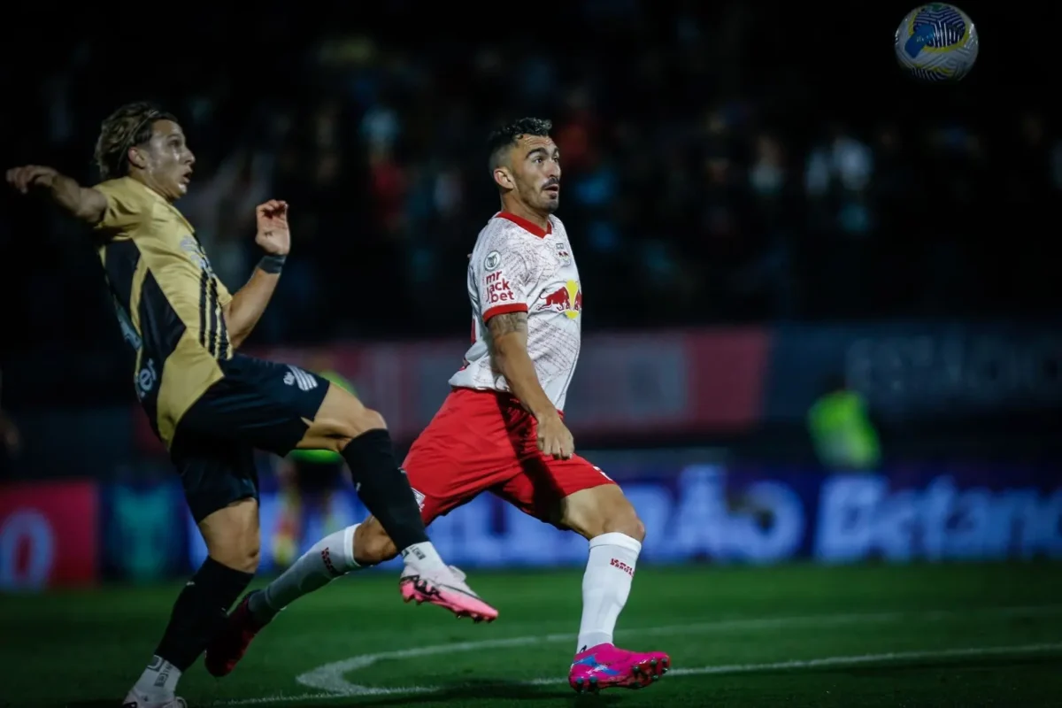 "Raul Destaca Força do Elenco após Vitória no Campeonato Brasileiro"