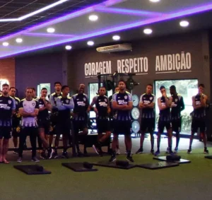 "Retorno de Carlos Alberto: Jogador do Botafogo é reintegrado após empréstimo"