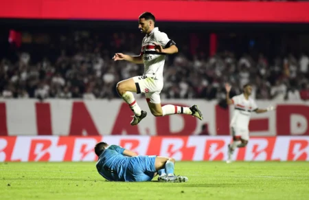 "São Paulo: Calleri é avaliado e não tem lesão, mas segue dúvida para partida contra o Juventude"