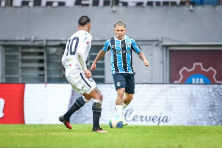 "Soteldo Retorna ao Grêmio Após Atraso e Multa: Destaque na Classificação"