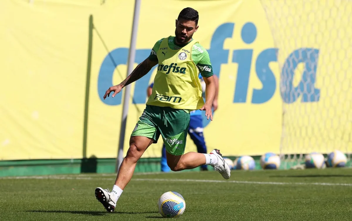 "Tabata treina no Palmeiras e aguarda finalização de negociação com time do Catar"