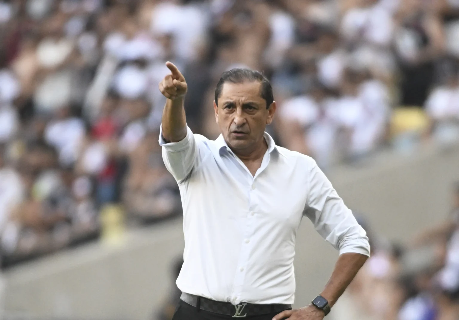 "Tudo o que você precisa saber sobre a possível chegada de Ramón Díaz ao Corinthians: quando pode acontecer e o que é necessário"