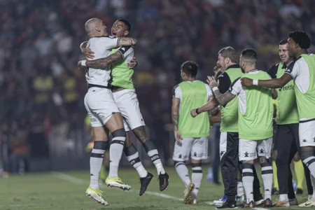 "Vasco Conquista Quatro Vitórias Consecutivas no Campeonato Brasileiro Após 12 Anos"