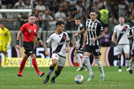 "Vasco se prepara para enfrentar o Grêmio: Coutinho pode ser titular"