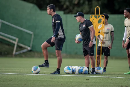 "Vitória's Training Session Includes Caio Vinícius in Transition and a Rested Trio due to Muscle Fatigue"