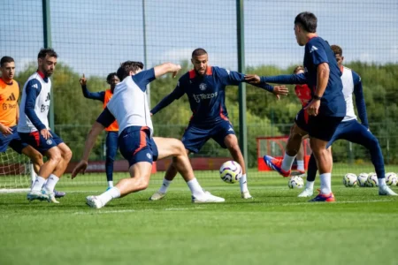 Assista ao Manchester United x Fulham ao vivo: saiba onde e quando assistir à partida da Premier League