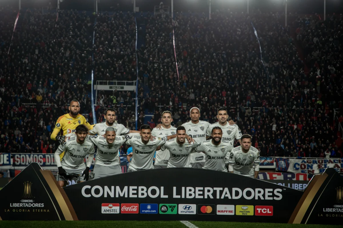 Atlético-MG x San Lorenzo: Premiação e Condições do Gramado Influenciam na Disputa por Vaga nas Quartas da Copa Libertadores