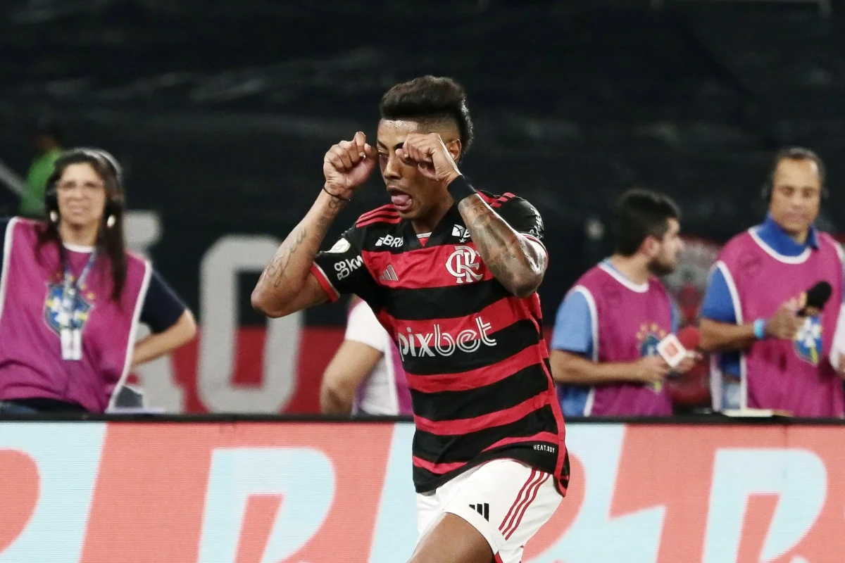 "Bruno Henrique acusa Gatito de agressão após Botafogo x Flamengo: 'Soco pelas costas de um covarde'"