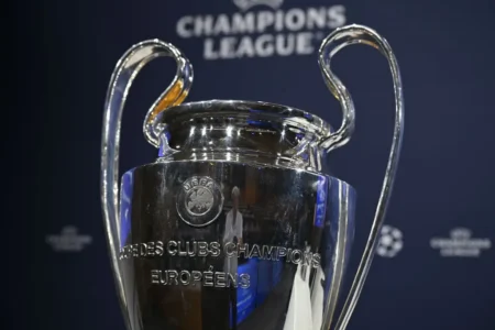 "Champions League 2024/25: UEFA Anuncia Distribuição de Mais de R$ 15 Bilhões em Prêmios"