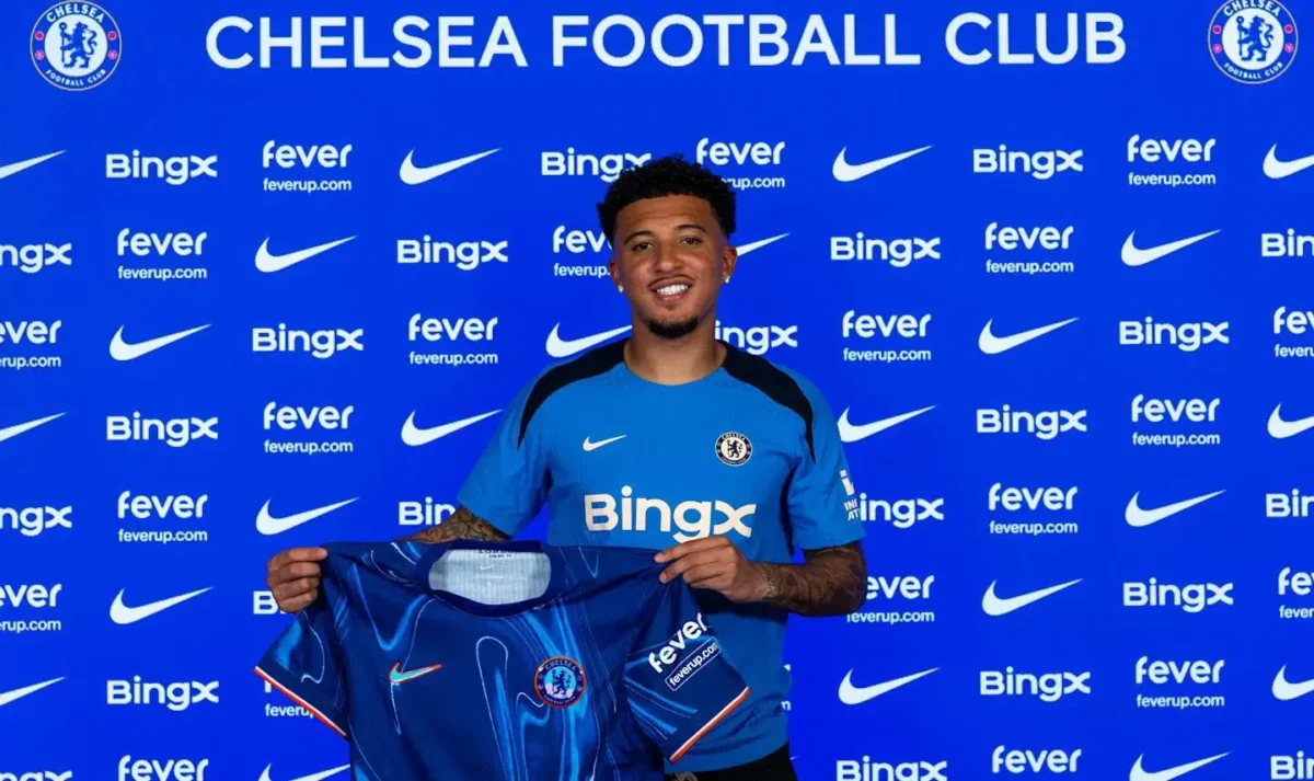 "Chelsea oficializa a contratação de Jadon Sancho, ex-jogador do Manchester United"