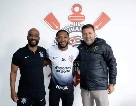 Corinthians Oficializa Contratação do Volante José Martínez