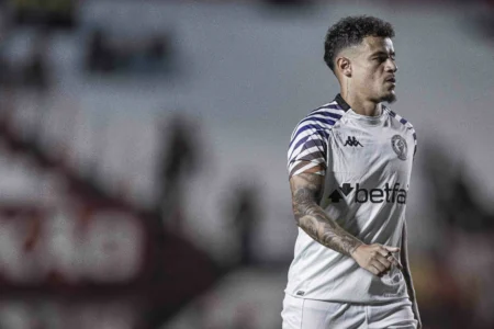 Coutinho pode retornar ao Vasco no confronto contra o Athletico-PR no Brasileirão.