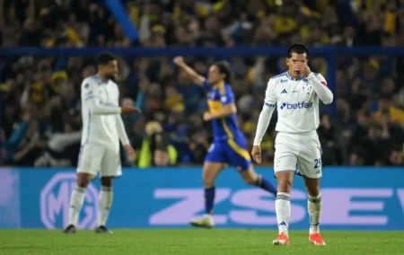 Cruzeiro sofre com pouca criatividade e é dominado pelo Boca: análise da derrota.